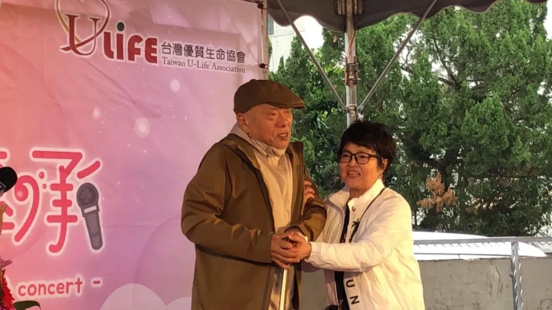 紀寶如（右）透露，凌峰（左）2024年在日本中風後昏迷了長達10天，當時家人有簽病危通知書，一度狀況危急。（圖／記者郭竹倩 攝）