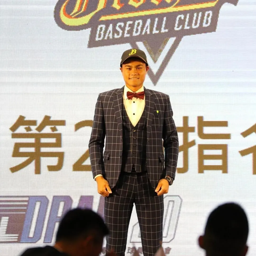 宋晟睿2020年中華職棒季中選秀會被中信兄弟隊第二指名選進。（圖／翻攝自宋晟睿IG）