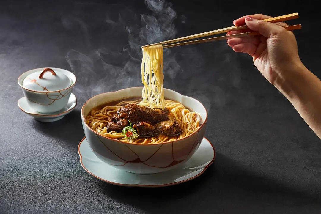 福容全新推出得獎紅燒牛肉麵會員獨享88折,再享點數加倍贈。(圖/業者提供)