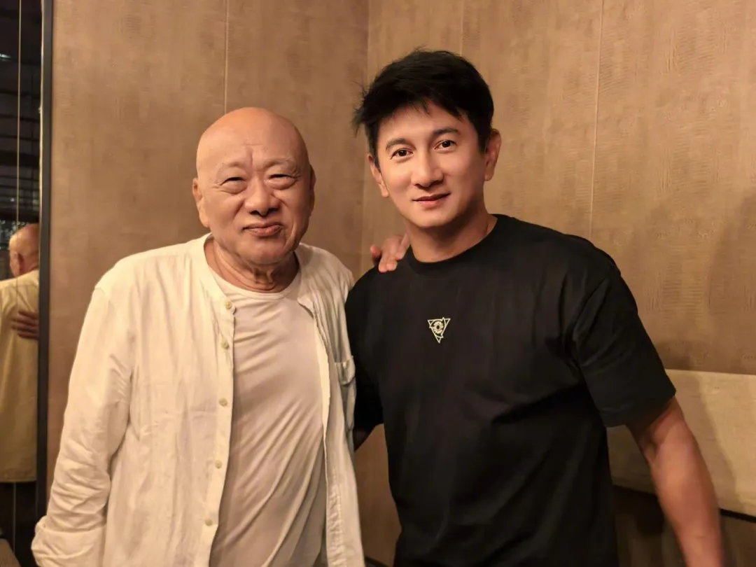 吳奇隆（右）返台取得凌峰授權。（圖／翻攝自吳奇隆 微博）