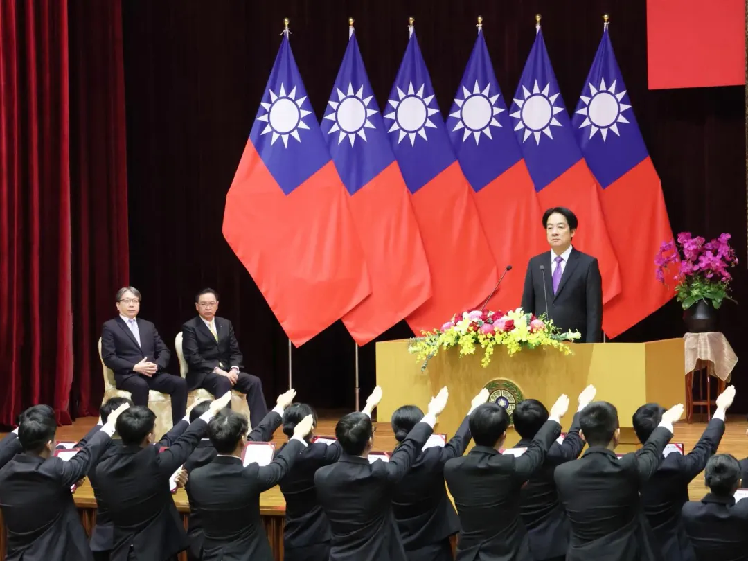 賴清德總統監誓國家安全情報幹部訓練班第25期結訓學員完成宣誓。（圖／國安局）