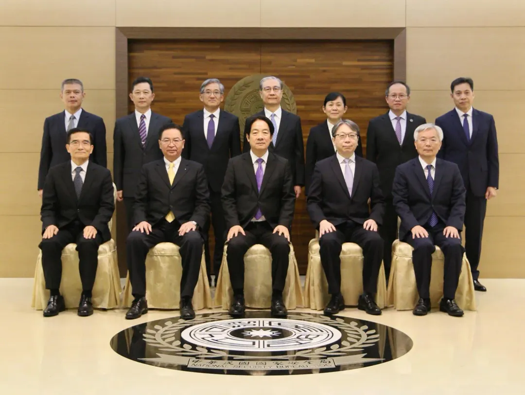 賴清德總統與國安會秘書長暨國安情報團隊首長合影。（圖／國安局）