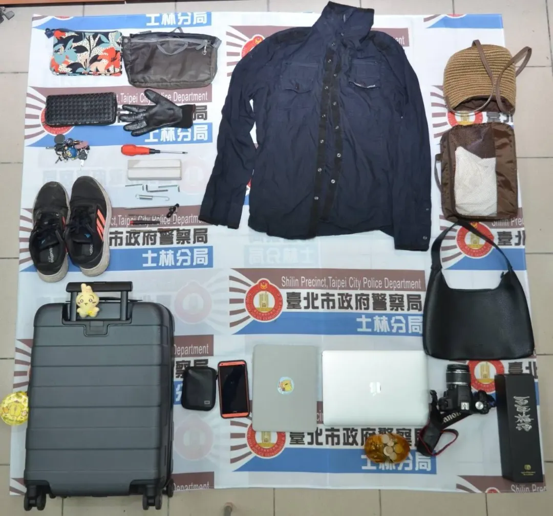 警方在嫌犯租屋處查扣大批贓證物。（圖／翻攝畫面）