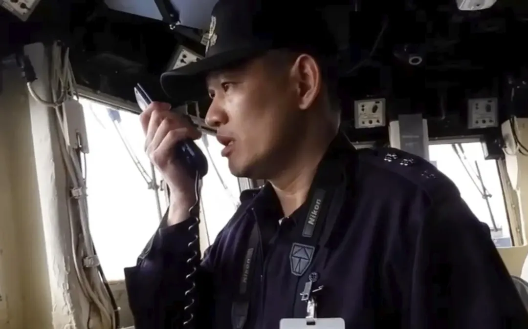 我海軍對解放軍實施廣播。（圖／美聯社）