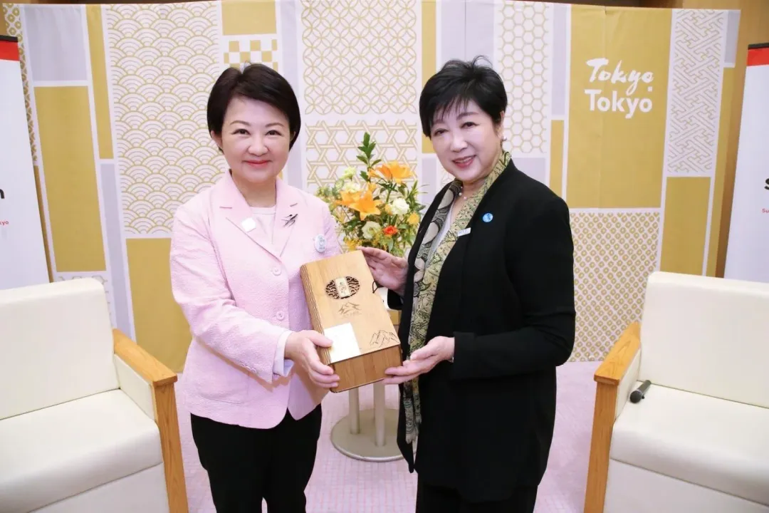 盧秀燕和小池百合子相見歡。（圖/台中市府提供）