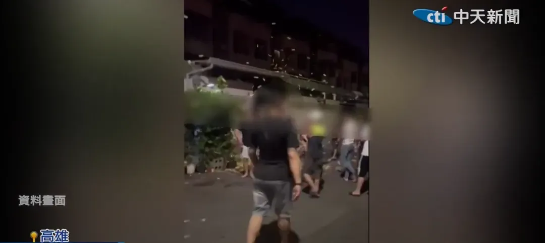 女嬰生父彫博動用私刑，撒冥紙、丟雞蛋。（圖／資料畫面）
