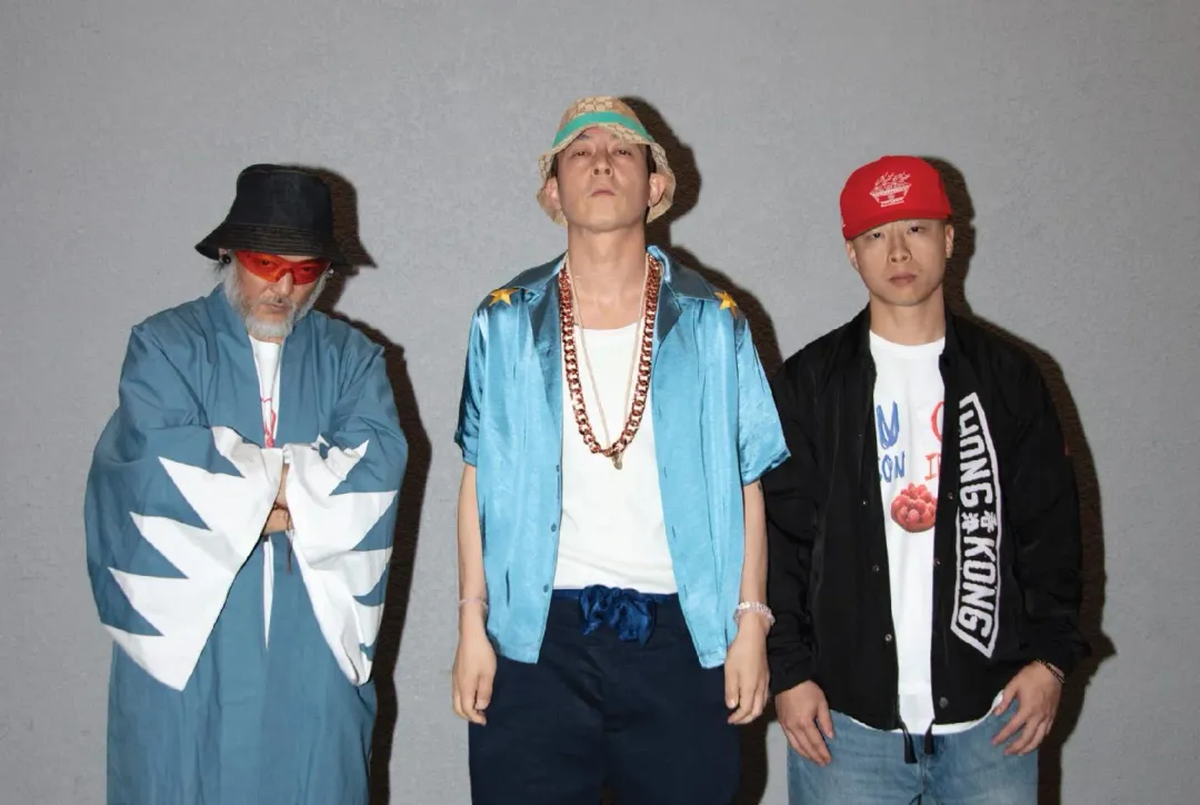陳冠希（中）帶領當年叱吒香港樂壇的嘻哈天團「三角度 3 CORNERZ」登台。（圖／Mercury Entertainment提供）