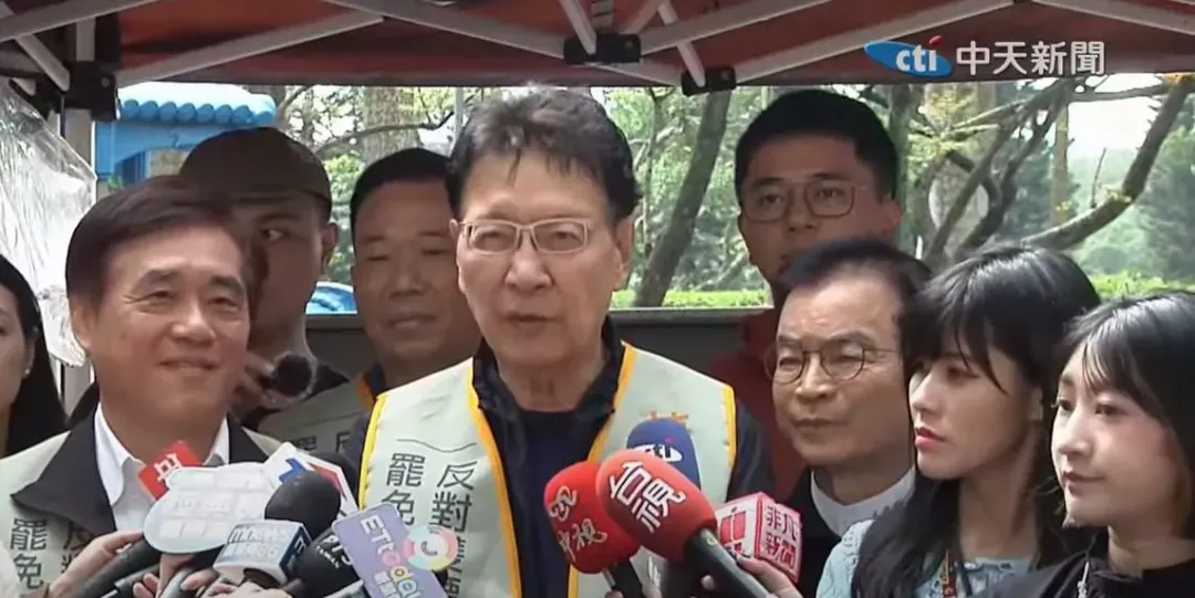 趙少康針對台積電加碼投資美國案向賴清德喊話，希望別一心只想抱川普大腿，變成賴倫斯基。（圖／中天新聞）