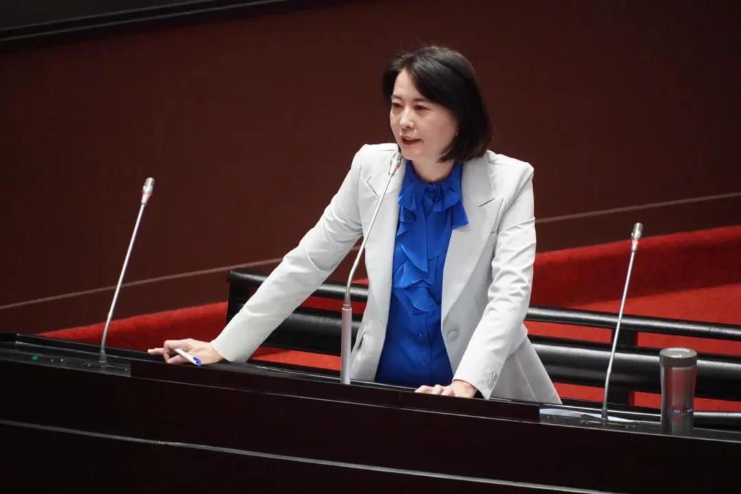 王鴻薇表示，針對辦公室向國防安全研究院，合於規定調閱及索資。