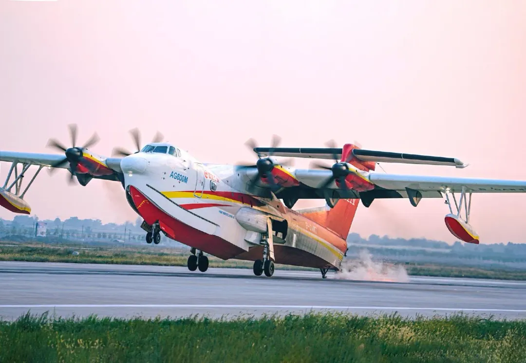大陸自主研製的AG600「鯤龍」水上飛機。（圖／翻攝自微博）