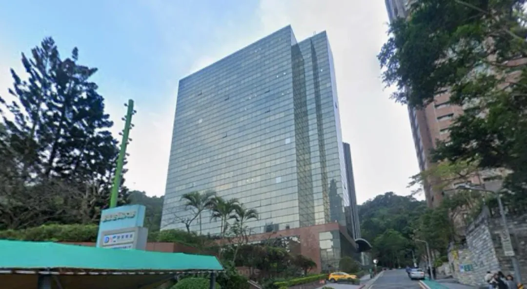 北市信義區一棟辦公大樓傳出2男持刀互砍案件。（圖／翻攝自Google map）