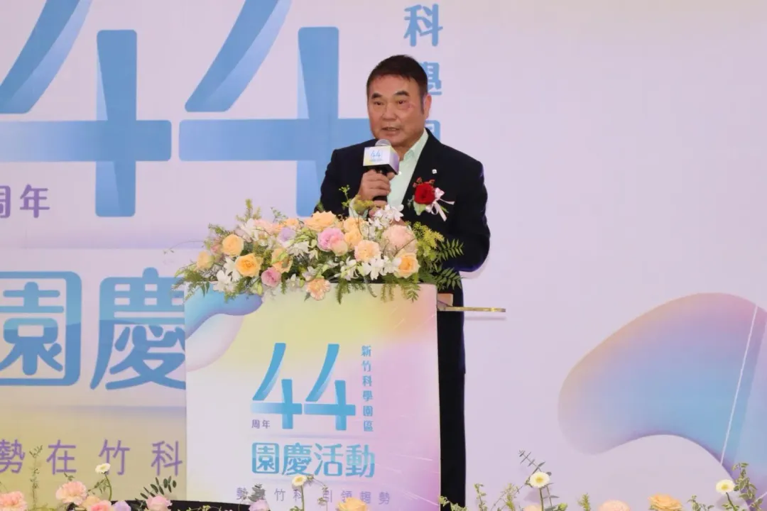 鍾東錦認為，行政院應提出「修正或補救」版本，並公開數據，確保討論具效益。（圖取自鍾東錦臉書）