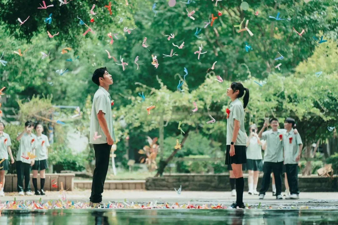 《有病才會喜歡你》詹懷雲（左）向江齊告白。（圖／紅杉娛樂 提供）