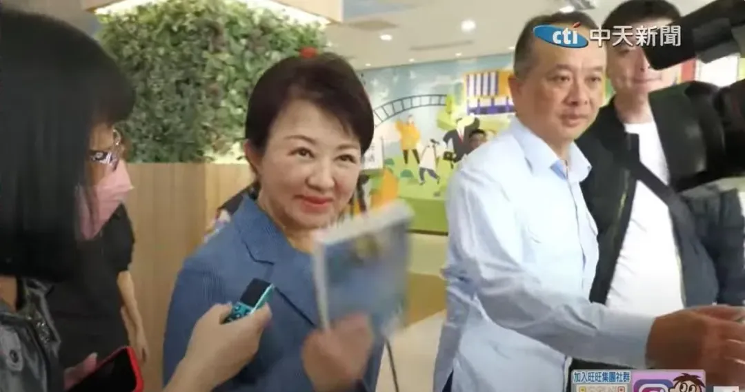 台中市長盧秀燕遭民進黨立院黨團總召柯建銘嗆「盧媽媽」應回歸家庭，引發社會爭議。（圖／中天新聞）