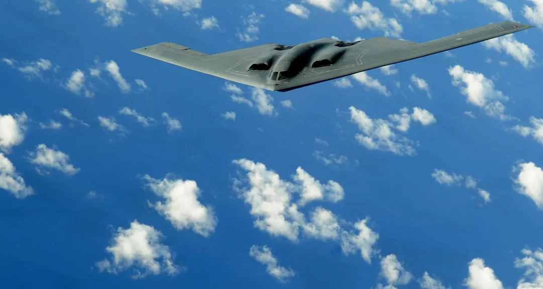 美軍B-2隱形轟炸機參與對伊朗三處核設施的空襲任務，引發區域震盪。（示意圖/翻攝自美國空軍網站）