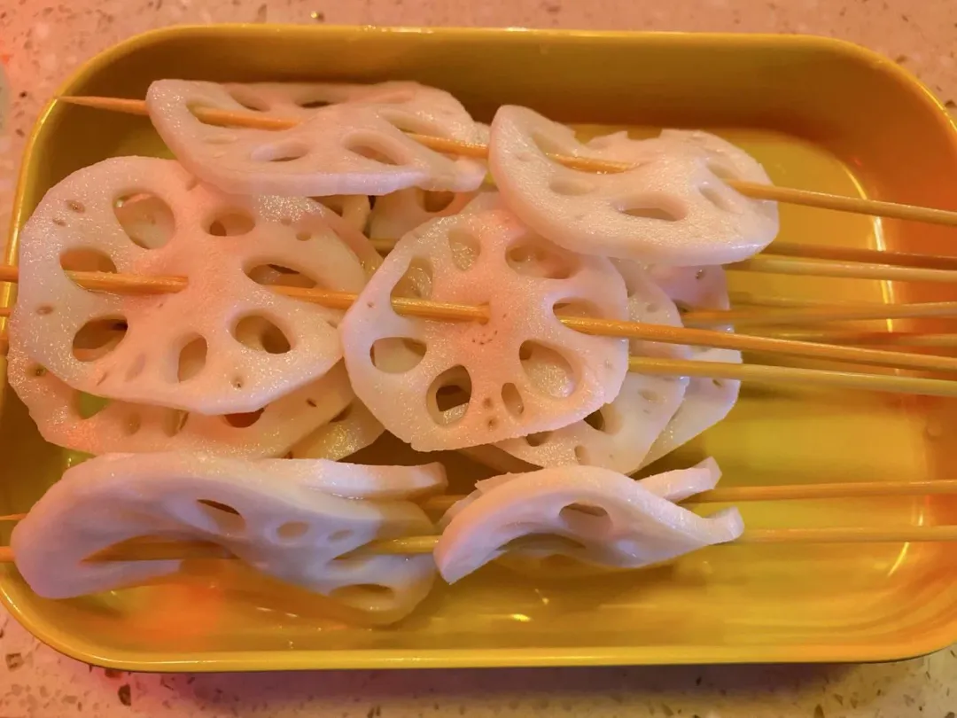 &nbsp;蓮藕片串。（圖／黃宏輝提供）