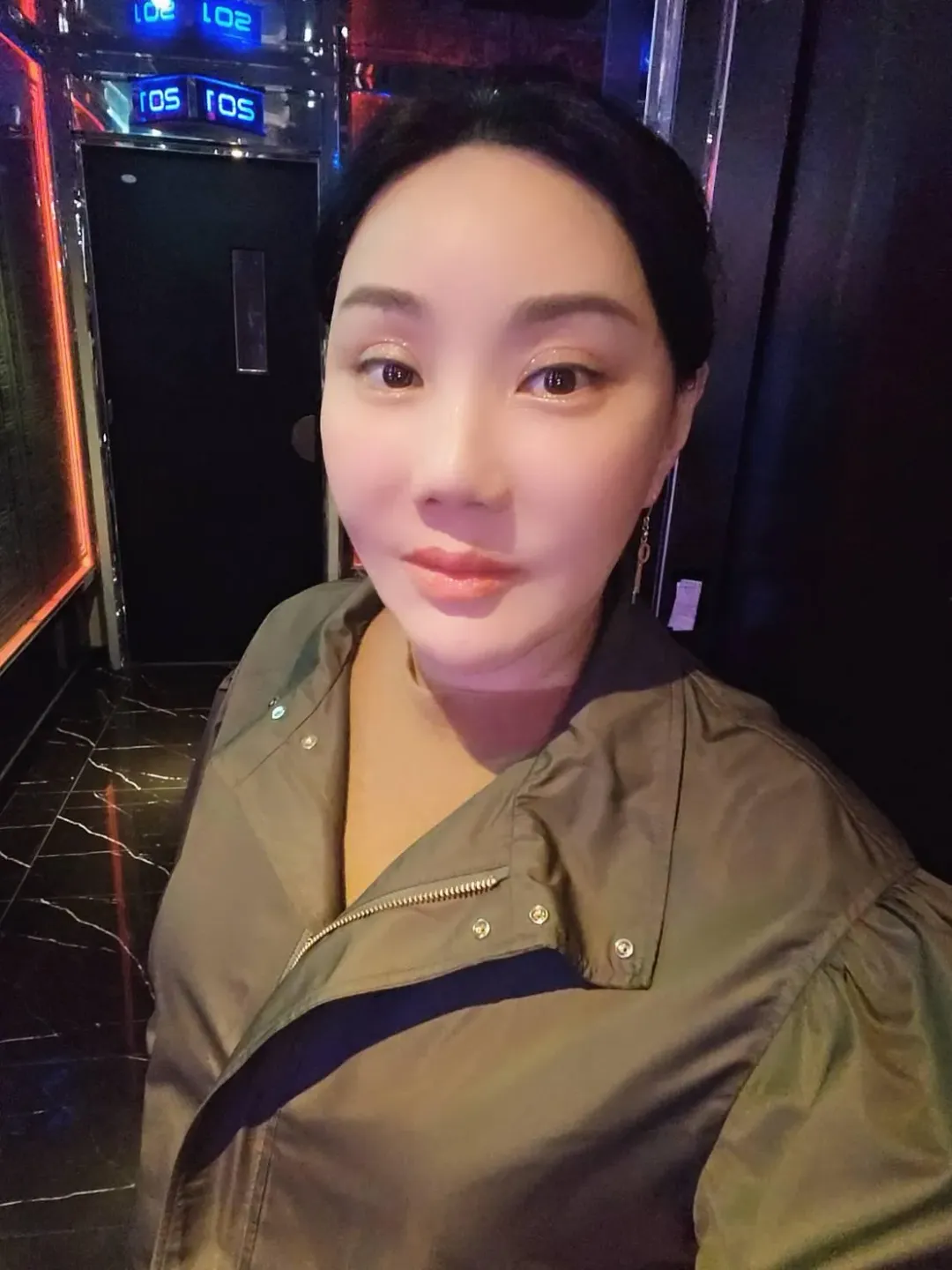 通靈命理師沈嶸。(圖/經紀人提供)
