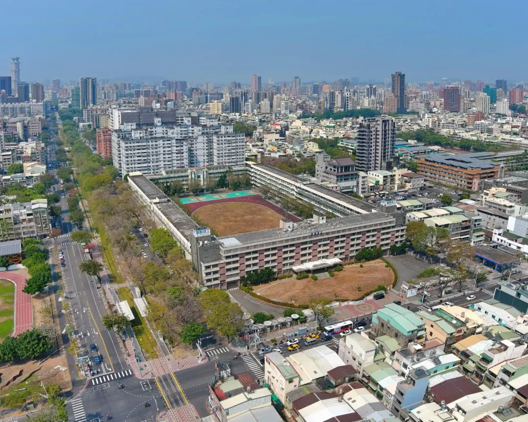 高雄國際商工空拍圖。（圖／高雄市政府都市發展局）