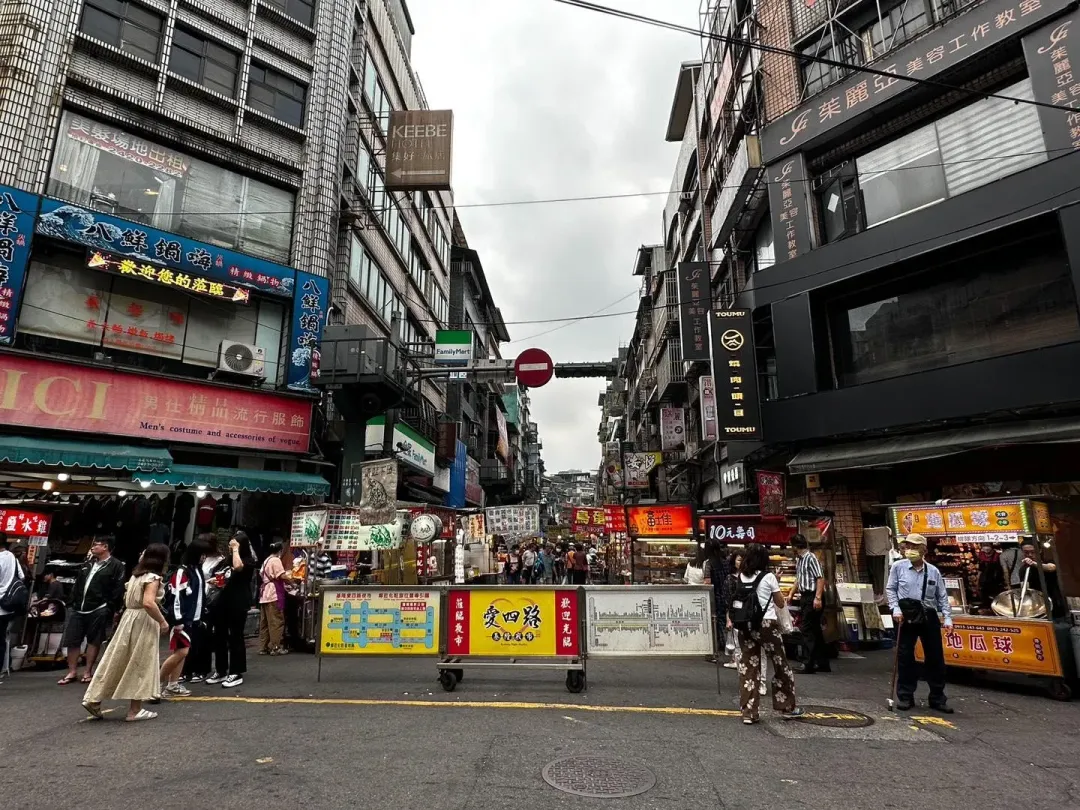 愛四路夜市騎樓整平工程，3月17日起至3月31日，一共休市15天。（圖／翻攝自基隆夜市FB）