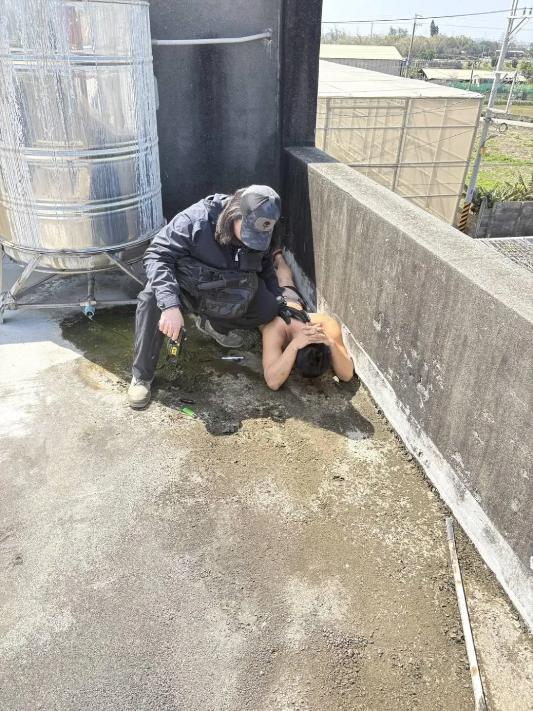 警方逮補詐騙集團成員。（圖／警方提供）
