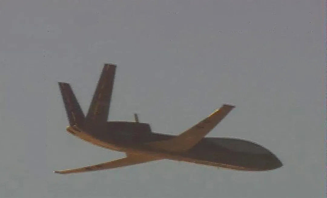 P-3C監控解放軍「無偵10無人機」。（圖／國防部提供）