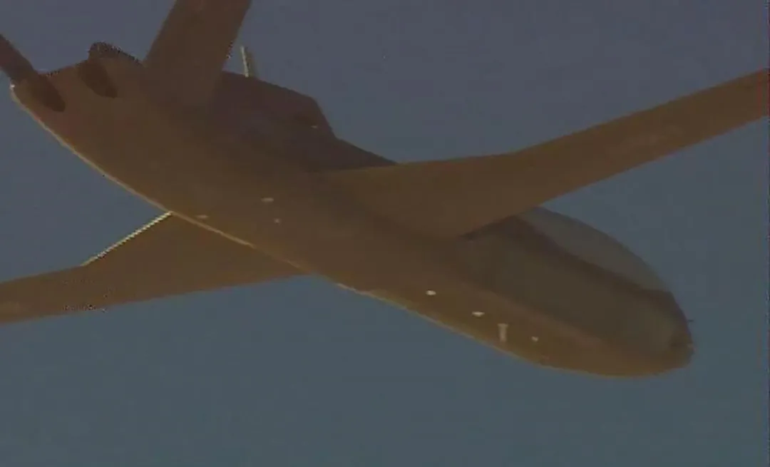 P-3C監控解放軍「無偵10無人機」。（圖／國防部提供）