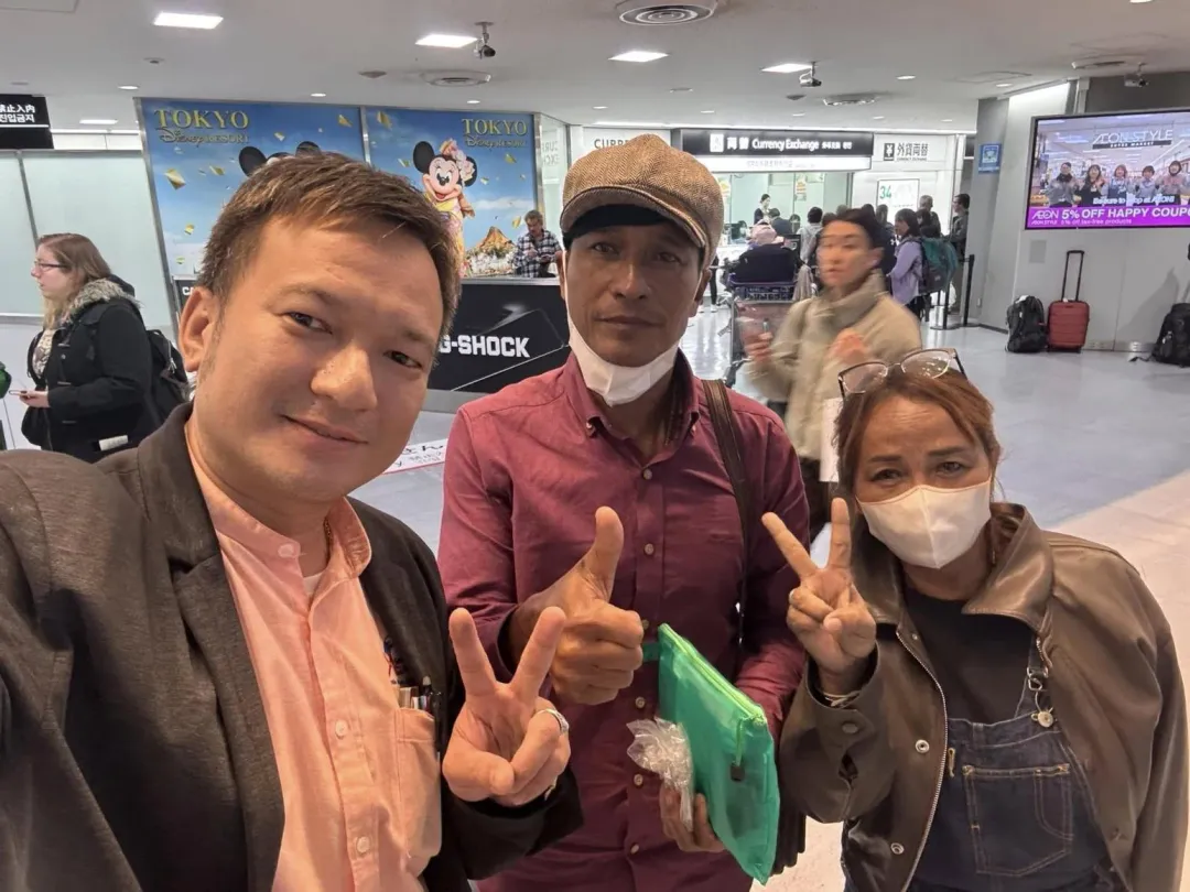 機警的導遊救了拿錯行李的泰國夫婦。（圖／翻攝FB@Heng On Tour）