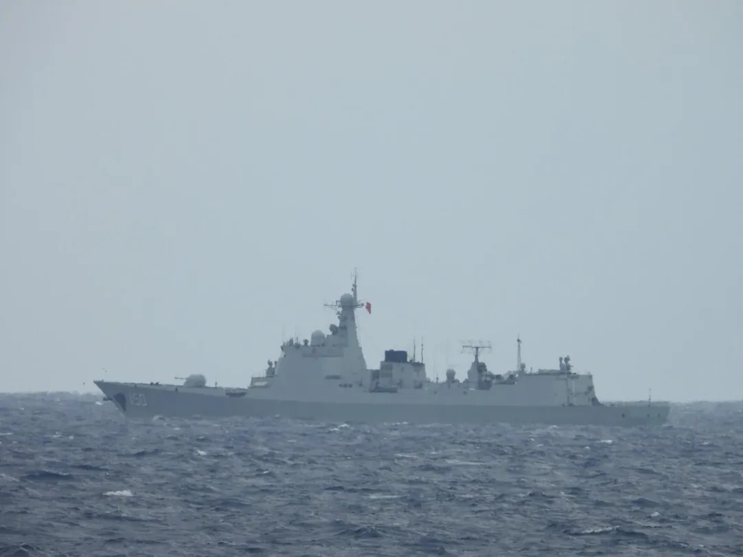 我國海軍監控的解放軍驅逐艦。(圖/國防部)