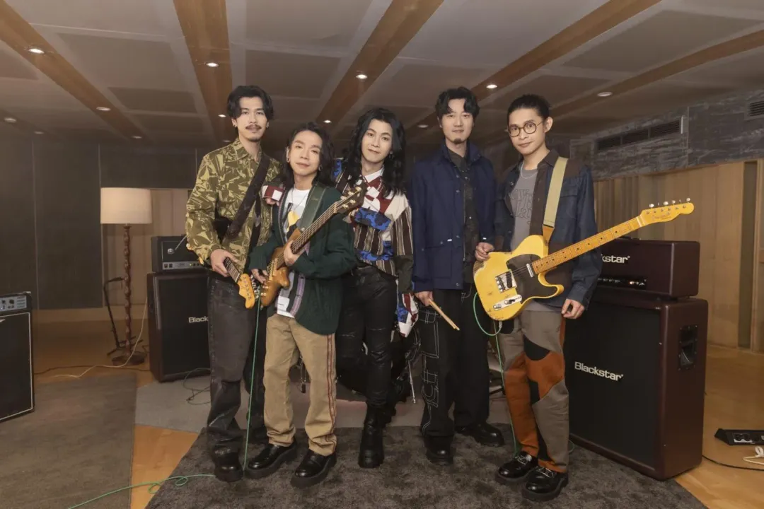 麋先生首張專輯《馬戲團運動》目前已絕版，在網路上的價格翻漲30倍、被喊至近萬元。（圖／相信音樂 提供）