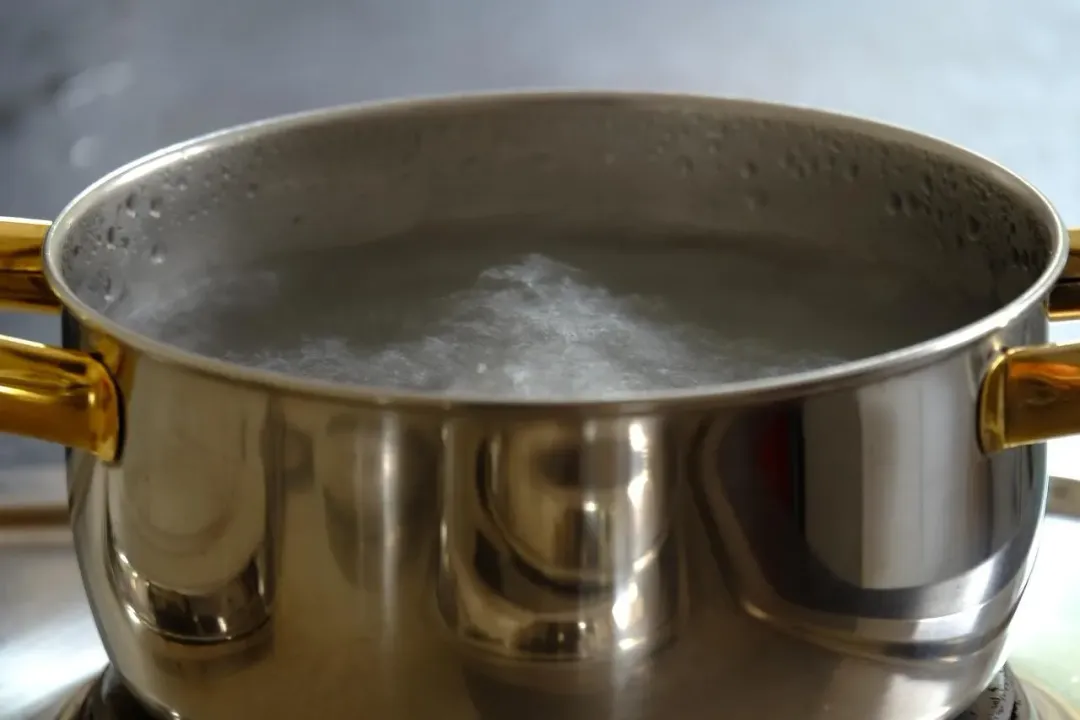 蒸氣來自100°C的熱水，若操作不慎，不僅可能造成皮膚燙傷，還可能刺激嬰兒鼻黏膜。（示意圖／Pixabay）