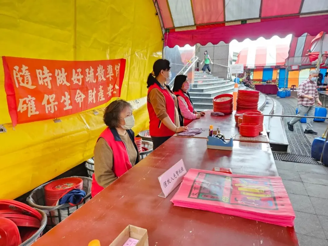 清明將至，新北市政府自3月22日至4月6日陸續啟動147處清明祭祀服務站，並於服務站免費提供各項服務。（圖／新北市政府提供）