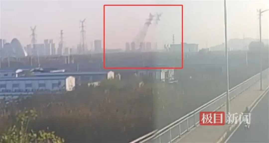 近日，大陸武漢12座廢棄高壓電塔離奇被盜。（圖／翻攝自「極目新聞」）