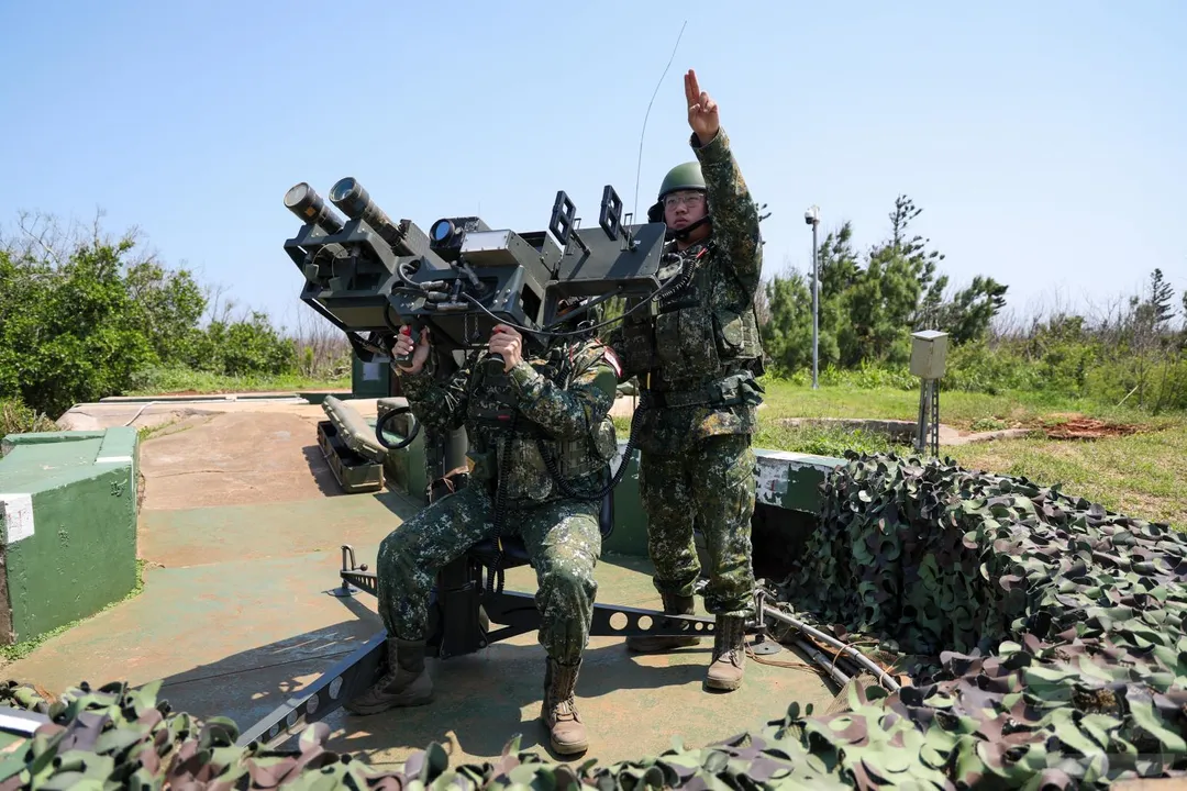 美國參議員肯定台灣態度180度轉變,買一堆武器建後備軍隊備戰。(示意圖/軍聞社提供)