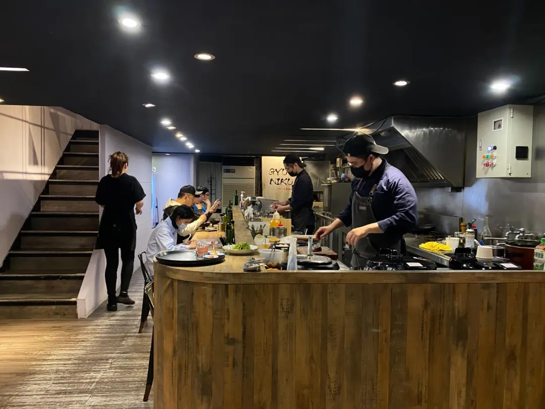 台北「GYUU NIKU」的視覺系餐點不輸日本店家記錄。（圖／黃宏輝提供）