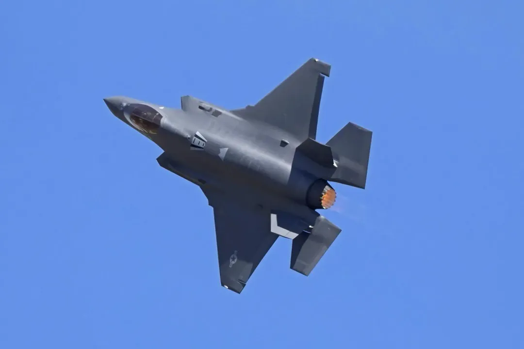 圖為美國空軍F-35戰機2月在印度航空展上。(資料照/美聯社)