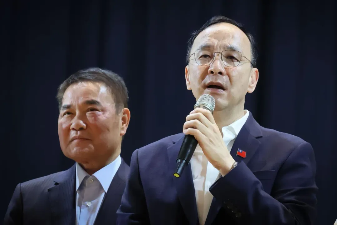 鍾東錦和朱立倫。(圖/翻攝鍾東錦臉書)