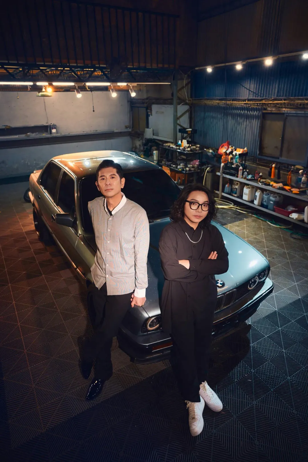首度合作金曲台語歌王荒山亮，乾杯謝謝生命中的音樂老師傳承經驗。（圖／時刻娛樂 提供）