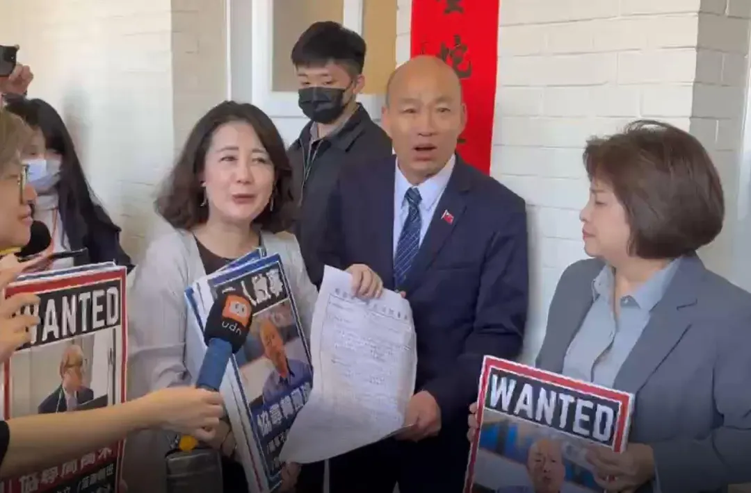 綠變更議程想電周萬來，遭韓國瑜破招。（圖／中天新聞）