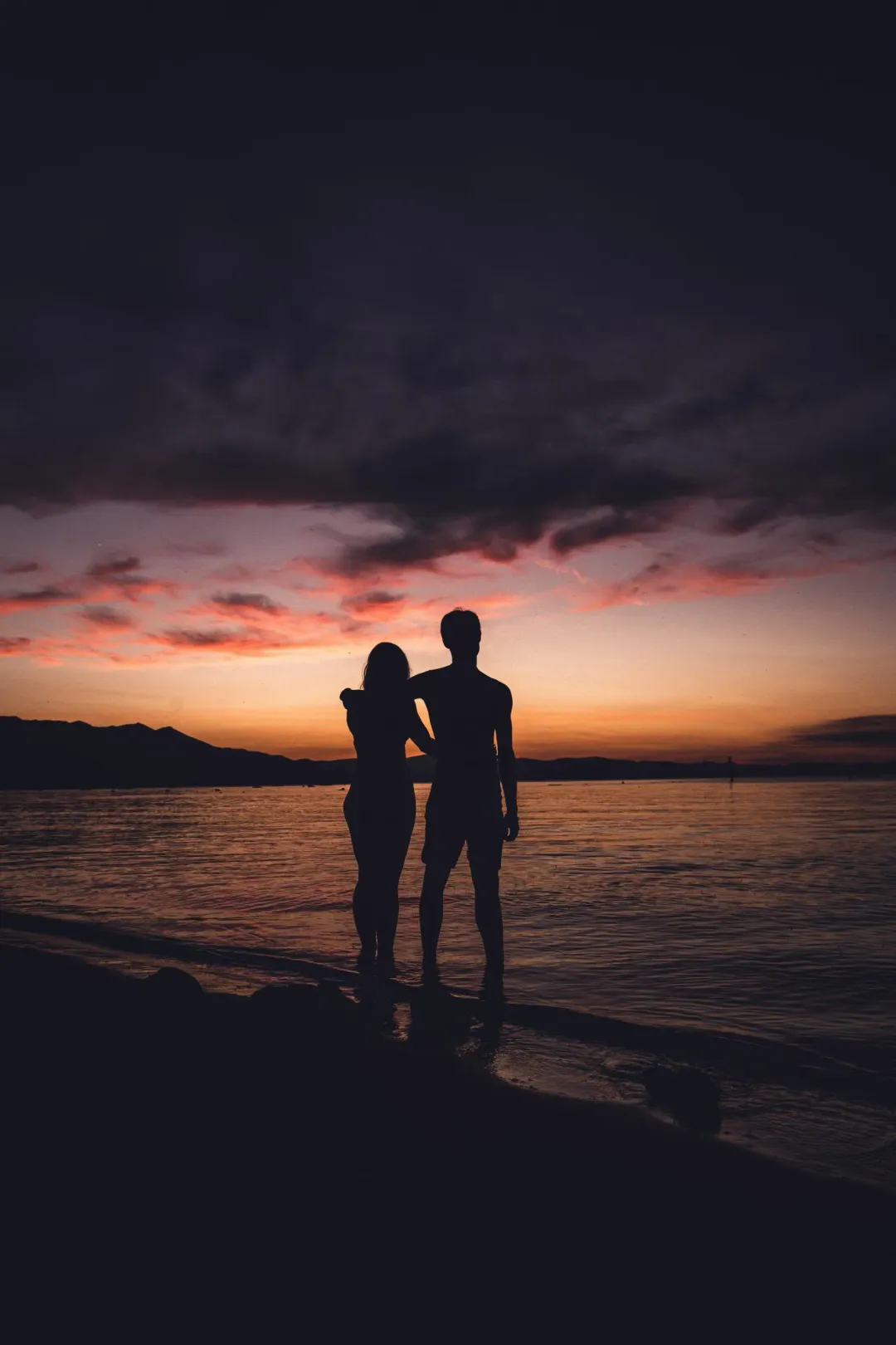 澳洲傳出情侶在海邊上演活春宮。(示意圖/unsplash)