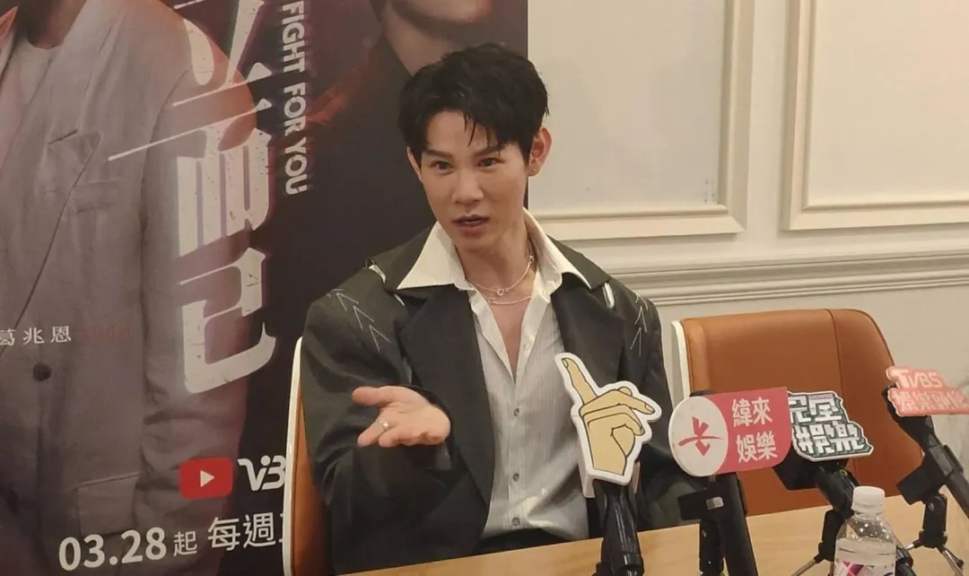 
        夏和熙說明與小優、愛雅的真實互動。（圖／記者郭竹倩 攝）
    
