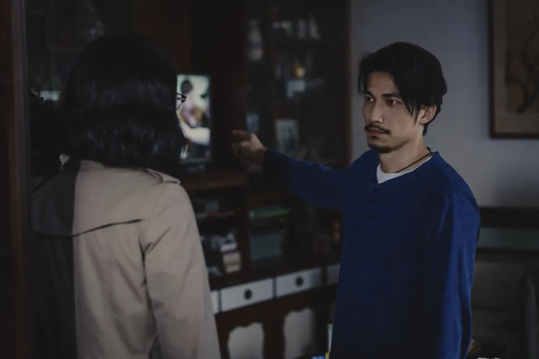 《The Outlaw Doctor 化外之醫》劇照。（圖／公共電視、中華電信、瀚草文創 提供）