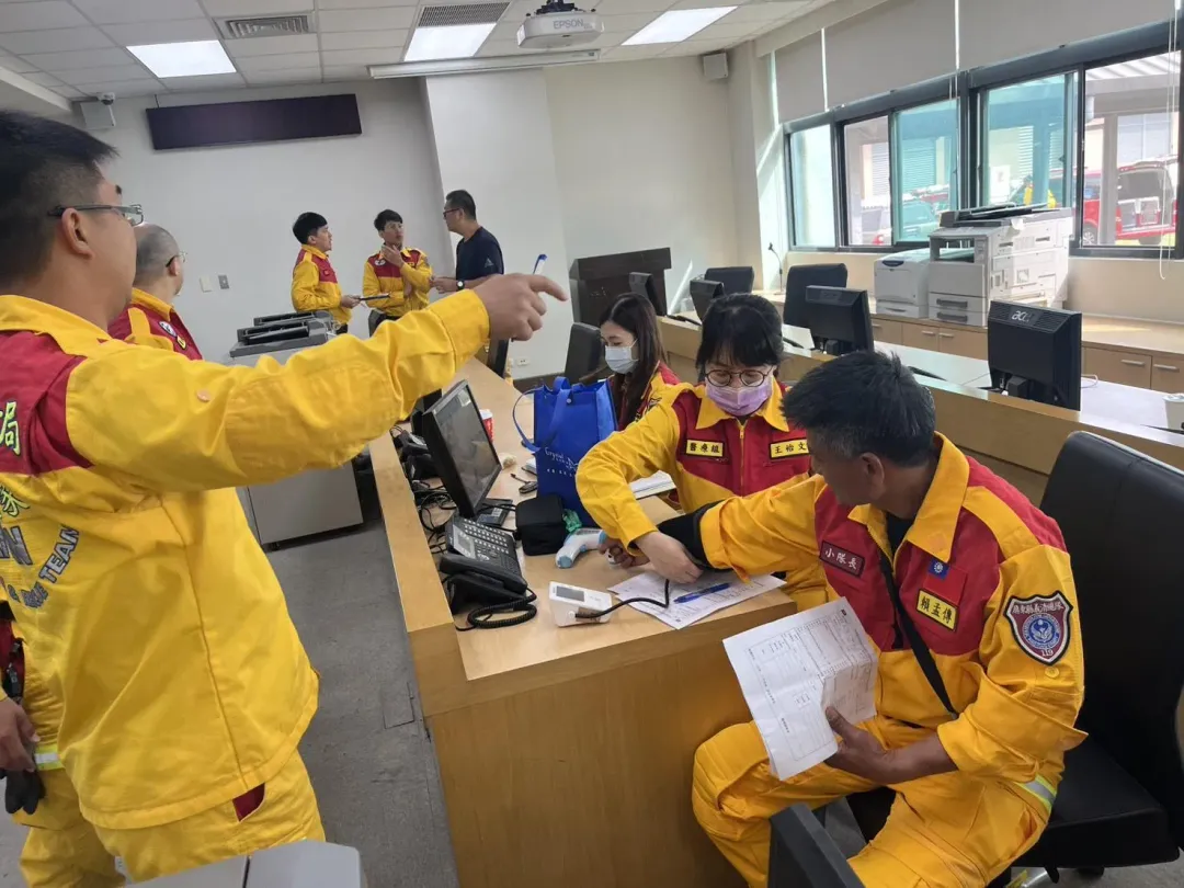 內政部消防署表示，已於今（29）日已向當地政府，願派遣搜救隊協助賑災、相關人員及裝備均以整備完成，隨時出發。（圖／消防署提供）