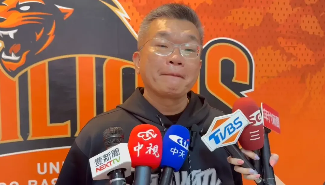 蔡其昌透露，日前在球場巧遇樂天桃猿隊的林立，也祝福他之後有好的合約。（圖／中天新聞）
