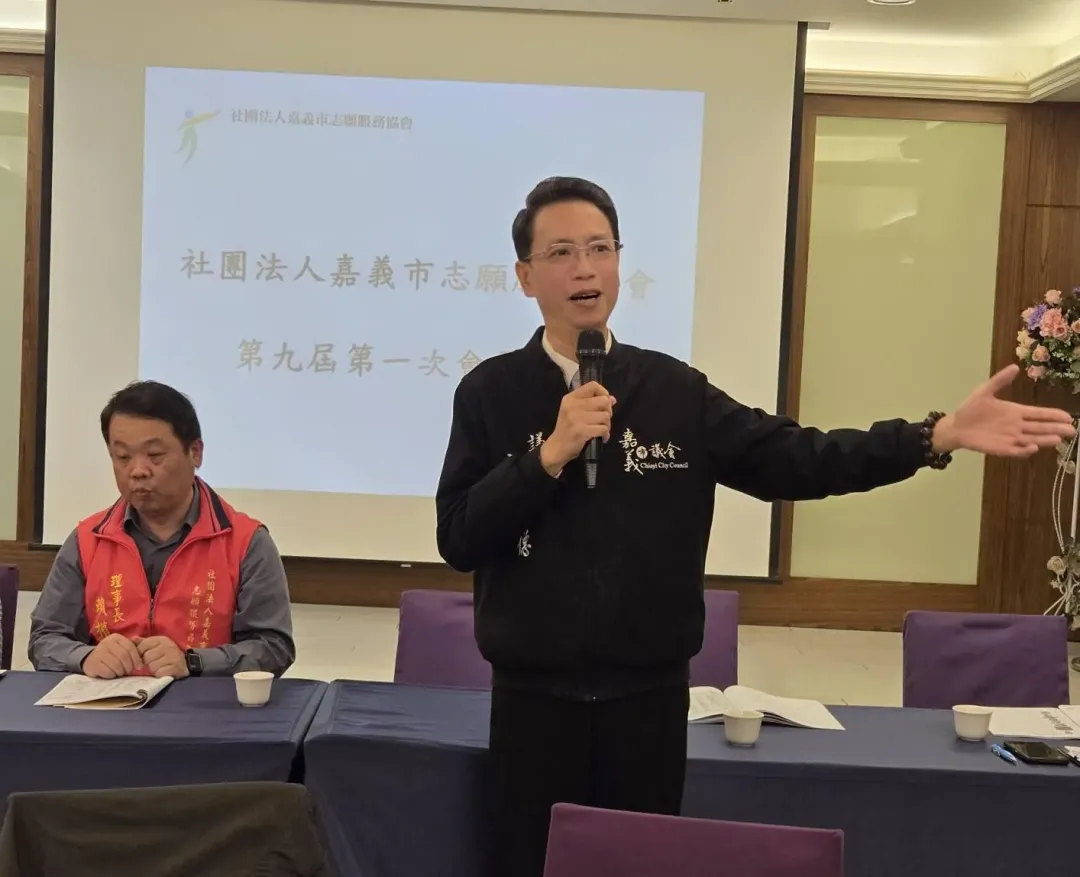 李奕德問政認真，服務鄰里熱忱，深獲地方好評。（圖取自李奕德臉書）