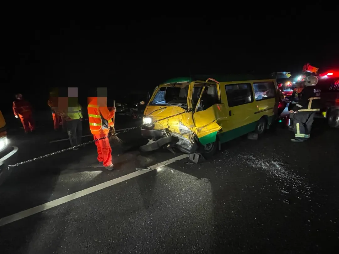 6名傷者皆由救護車送醫。（圖／翻攝畫面）
