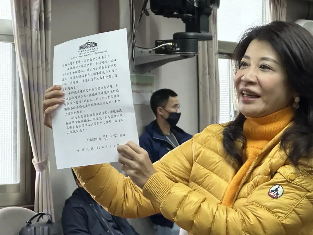 民進黨想修理周萬來，不過韓國瑜幫周萬來請假。（圖／黃詩崴攝）