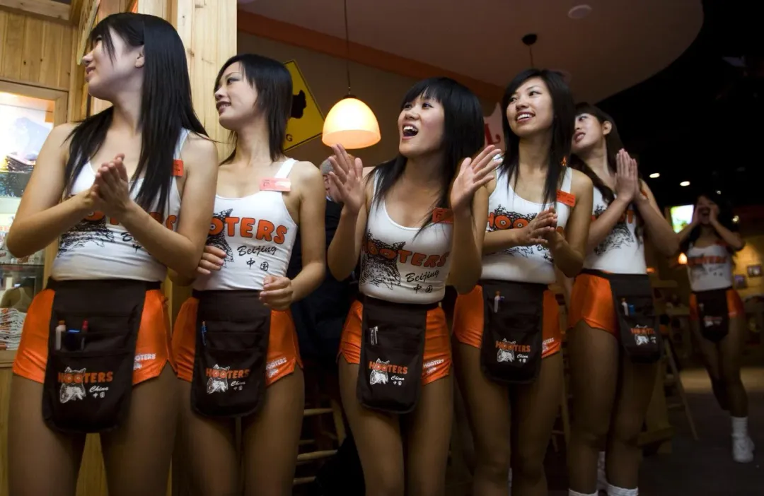 「辣妹餐廳」Hooters負債3.76億美元聲請破產。（圖／美聯社）