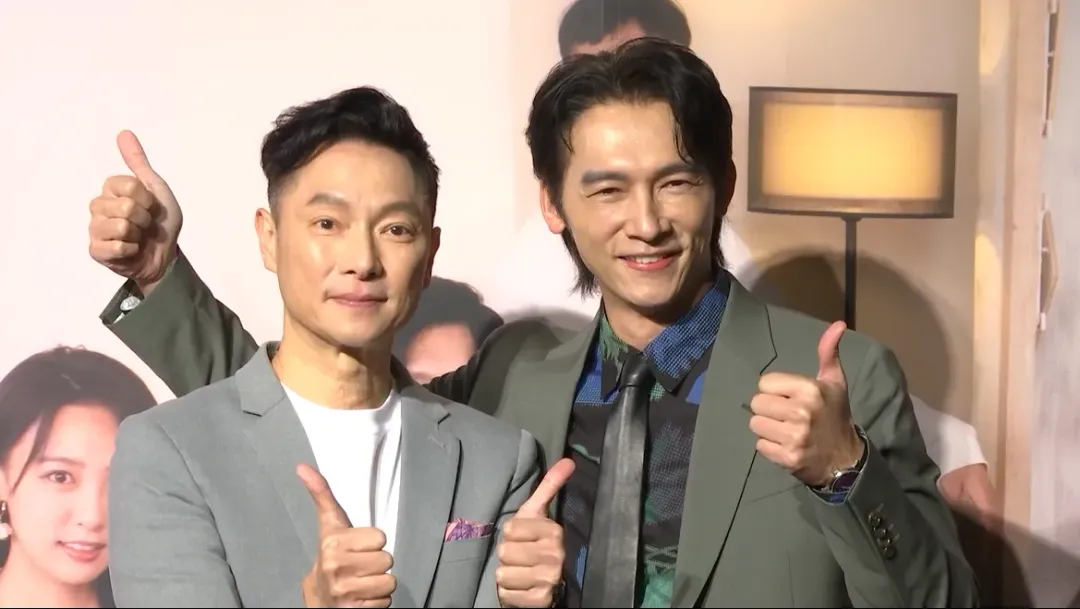 謝祖武（左）、温昇豪（右）2日出席戀愛實境秀《戀愛，重修中》首映會。（圖／中天新聞）