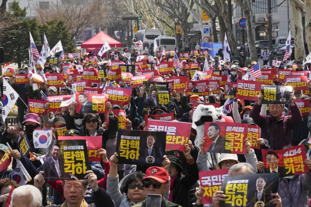 4日尹錫悅宣判當日，憲法法院周邊恐湧進數十萬人。（資料圖／美聯社）