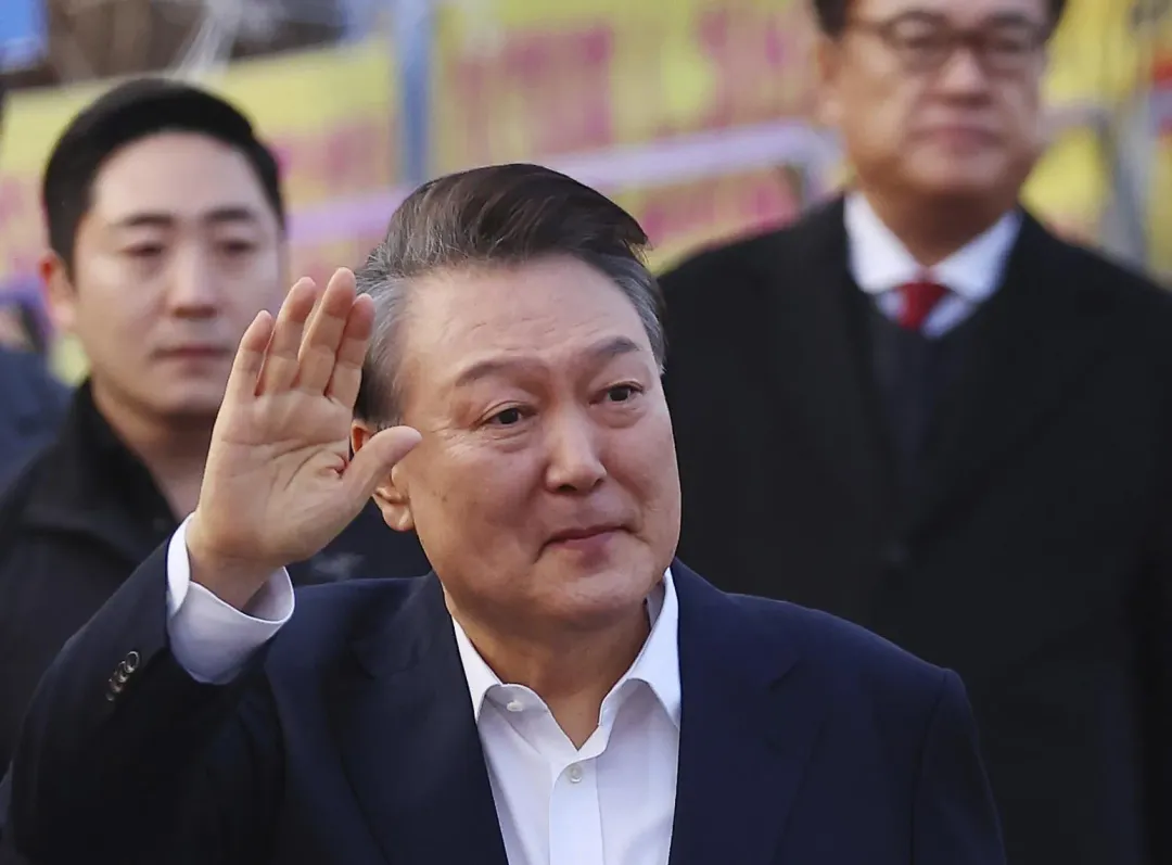 憲法法院通過尹錫悅彈劾案。（圖／美聯社）